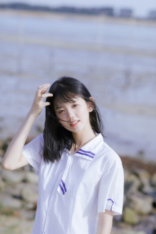 白丝直接撩短裙