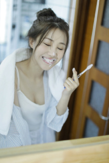 黑人开发妻子张艳
